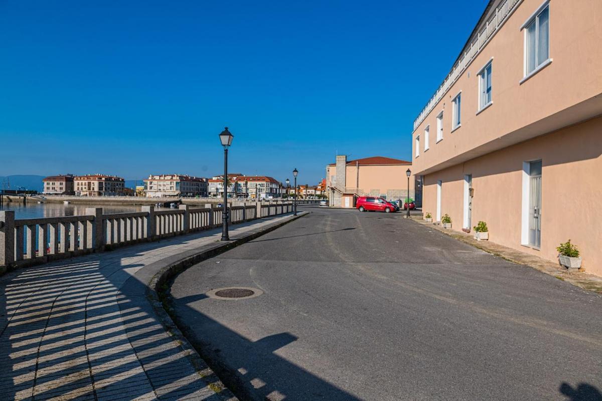 Apartamento Centrico Con Vistas Al Mar Villanueva De Arosa Bagian luar foto