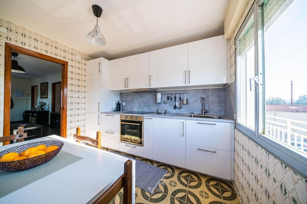 Apartamento Centrico Con Vistas Al Mar Villanueva De Arosa Bagian luar foto