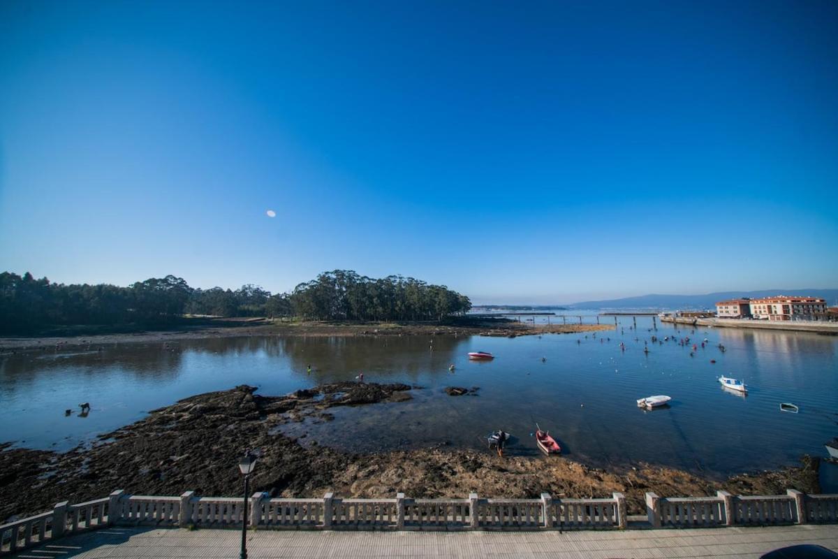 Apartamento Centrico Con Vistas Al Mar Villanueva De Arosa Bagian luar foto